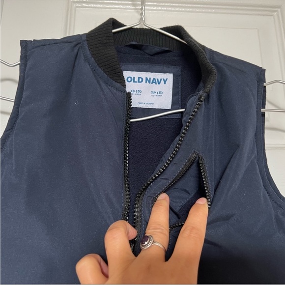Old navy vest NWOT - Picture 4 of 6